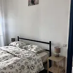 בית הארחה Pranayama Sea View Room- Shared Bathroom