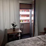 בית הארחה Pranayama Sea View Room- Shared Bathroom בארי
