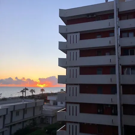 Guest house Pranayama Sea View Room- Shared Bathroom *